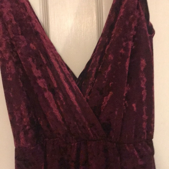 Wine crushed velvet cropped jumpsuit - Picture 4 of 4